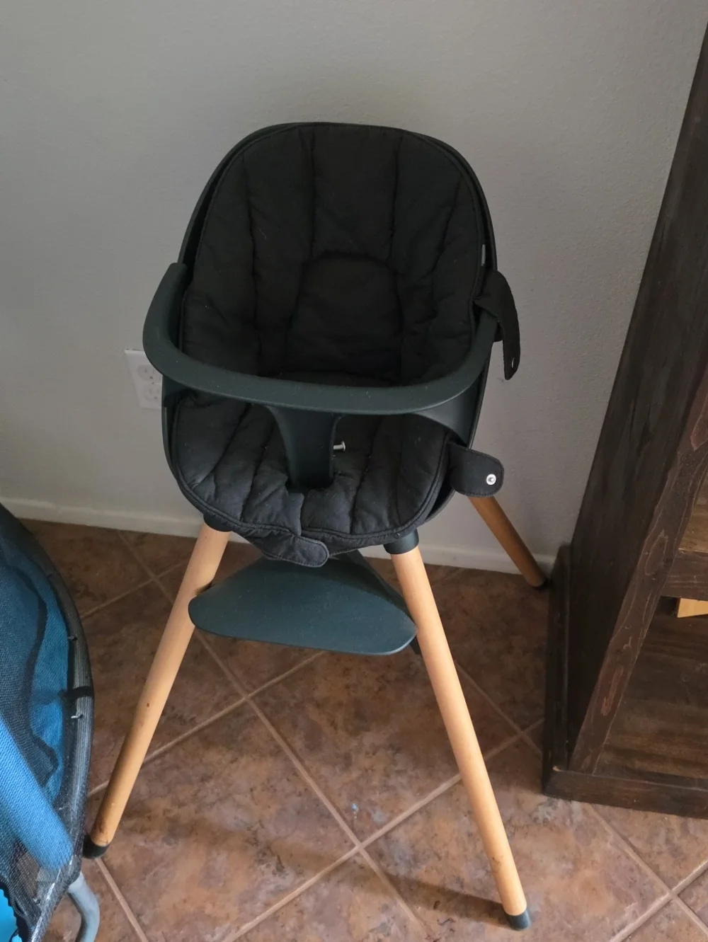 LALO Black Modern High Chair with Wood Legs